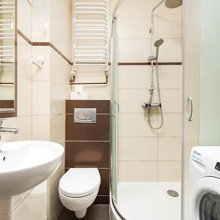 Podchorazych 41 By Homeprime Varşova